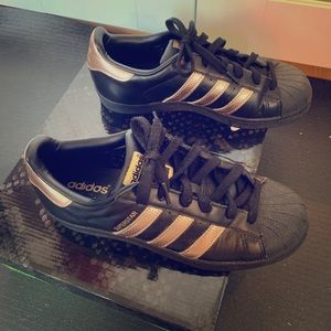 black rose gold superstars